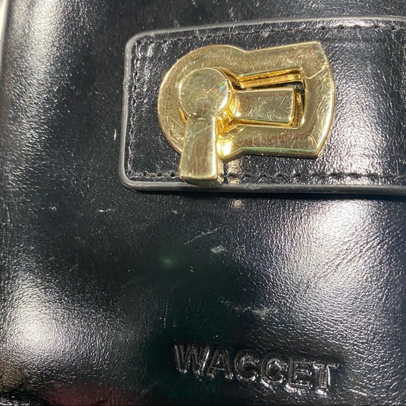 FREE IN BUNDLE* RFID blocking wallet - Picture 13 of 15